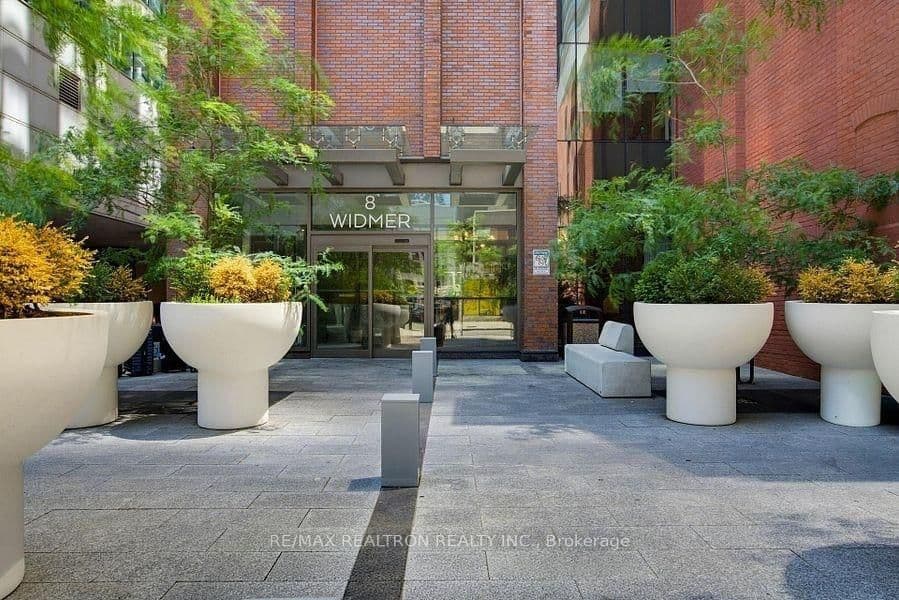 8 Widmer Street, Unit 4303 thumbnail 2
