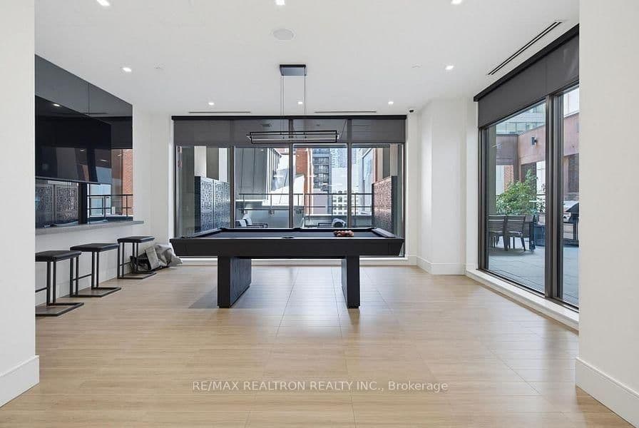 8 Widmer Street, Unit 4303 thumbnail 22