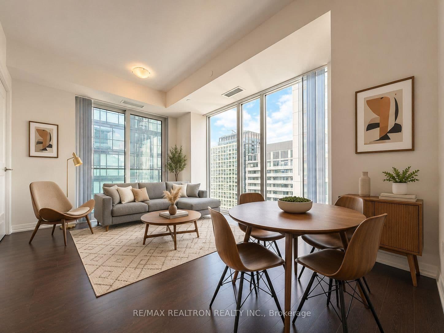 8 Widmer Street, Unit 4303 thumbnail 4
