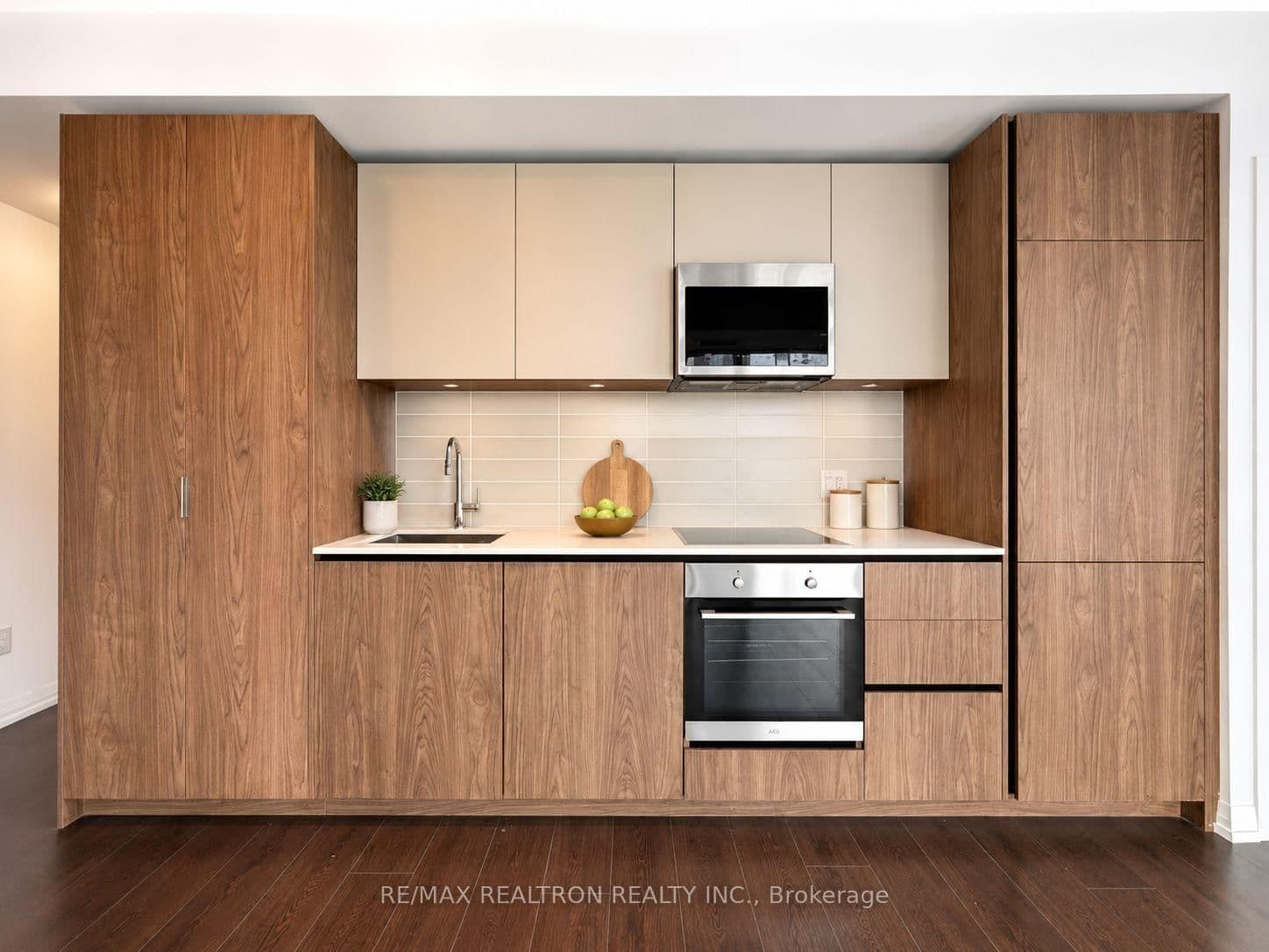 8 Widmer Street, Unit 4303 thumbnail 5