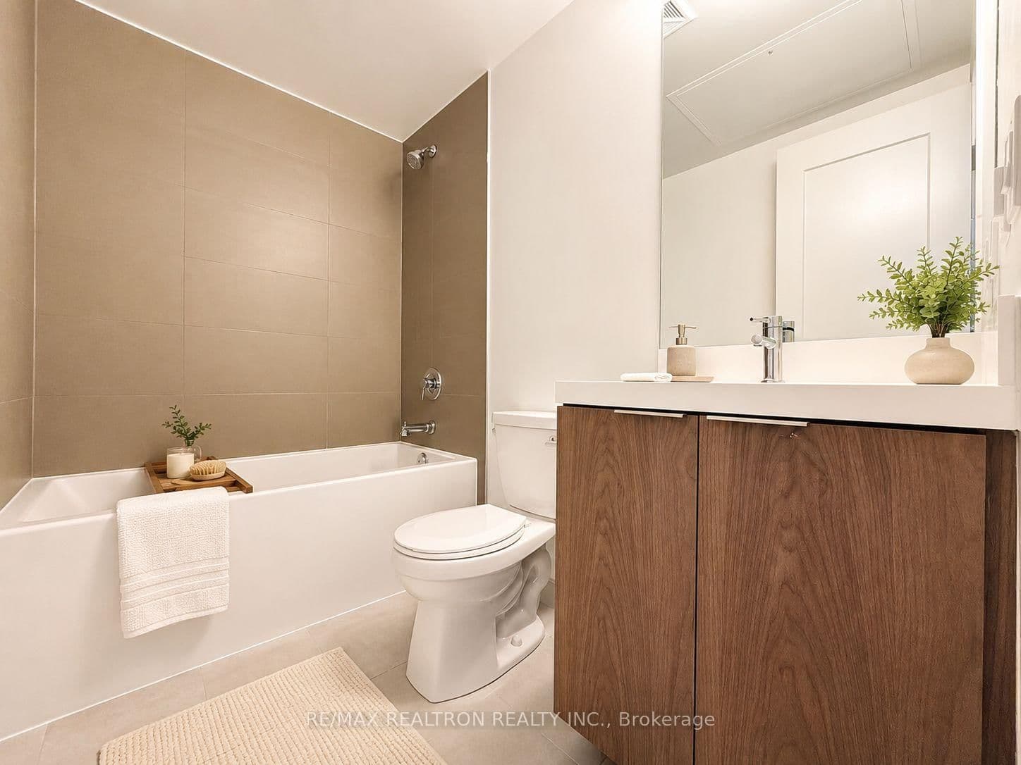 8 Widmer Street, Unit 4303 thumbnail 9
