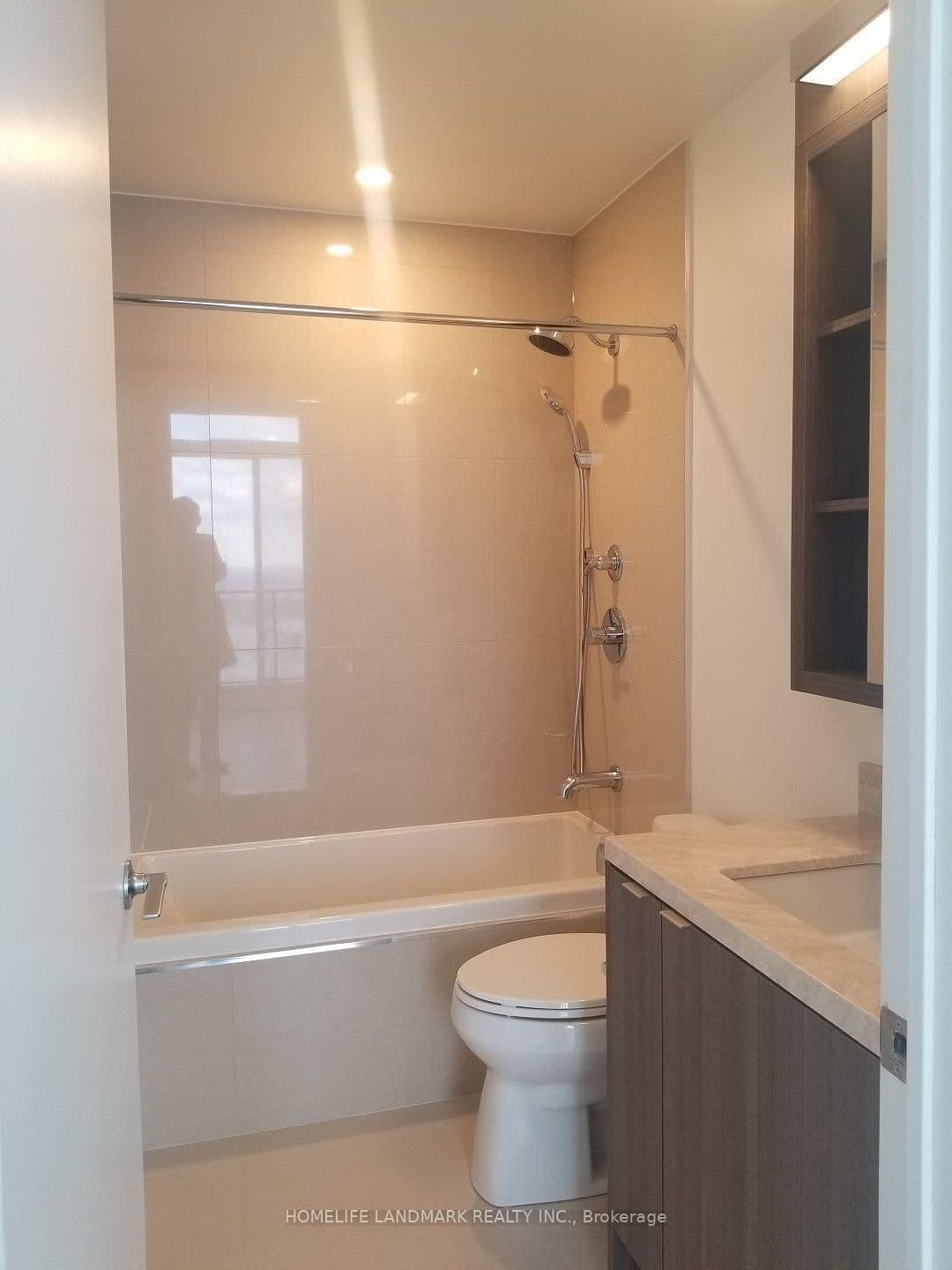 125 Blue Jays Way, Unit 5301 thumbnail 4