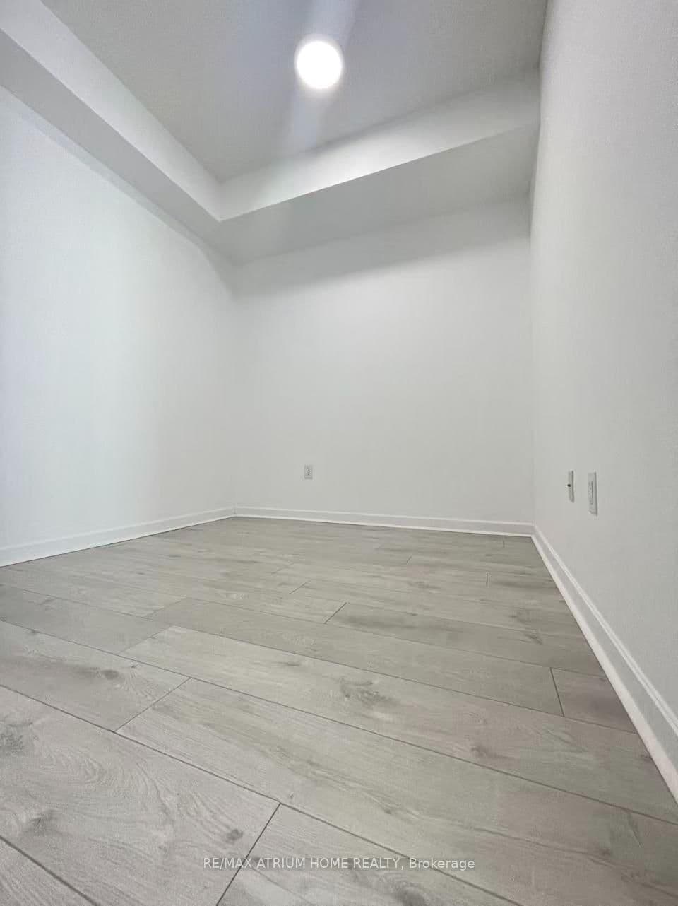 62 Forest Manor Road, Unit 806 thumbnail 5