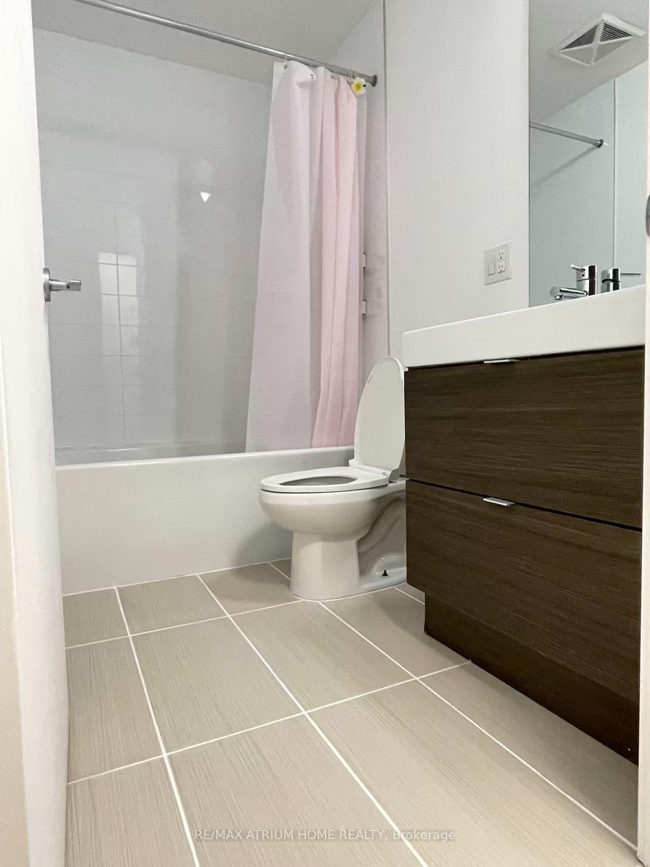 62 Forest Manor Road, Unit 806 thumbnail 6