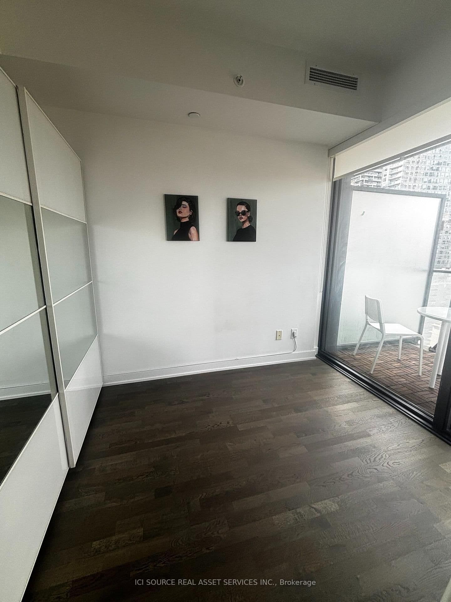 185 Roehampton Avenue, Unit 1304 thumbnail 3