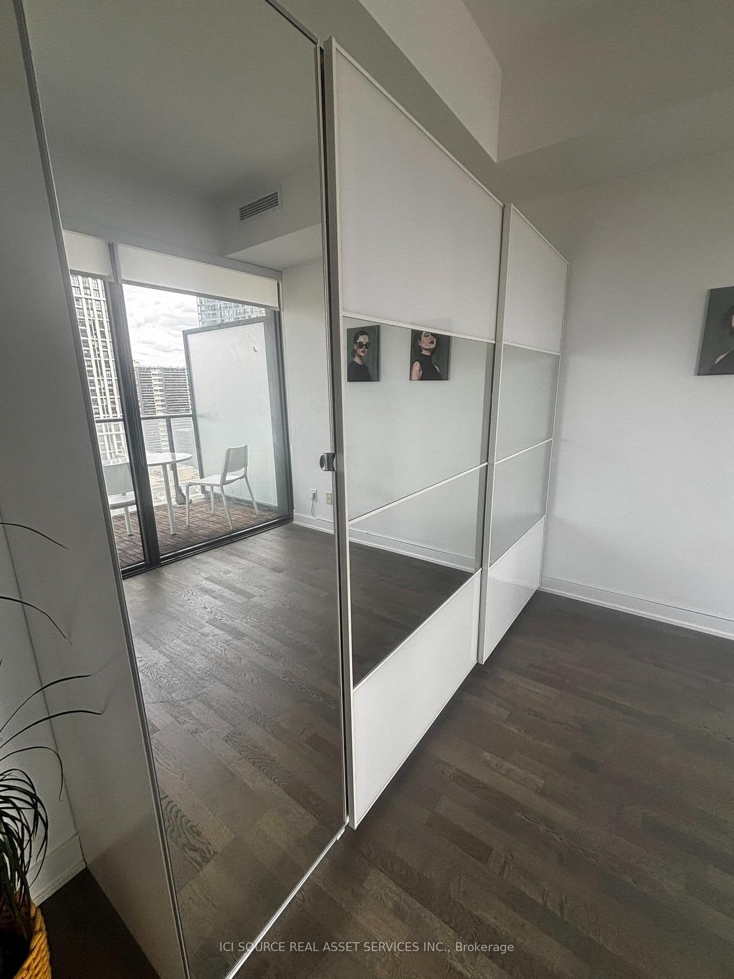 185 Roehampton Avenue, Unit 1304 thumbnail 4