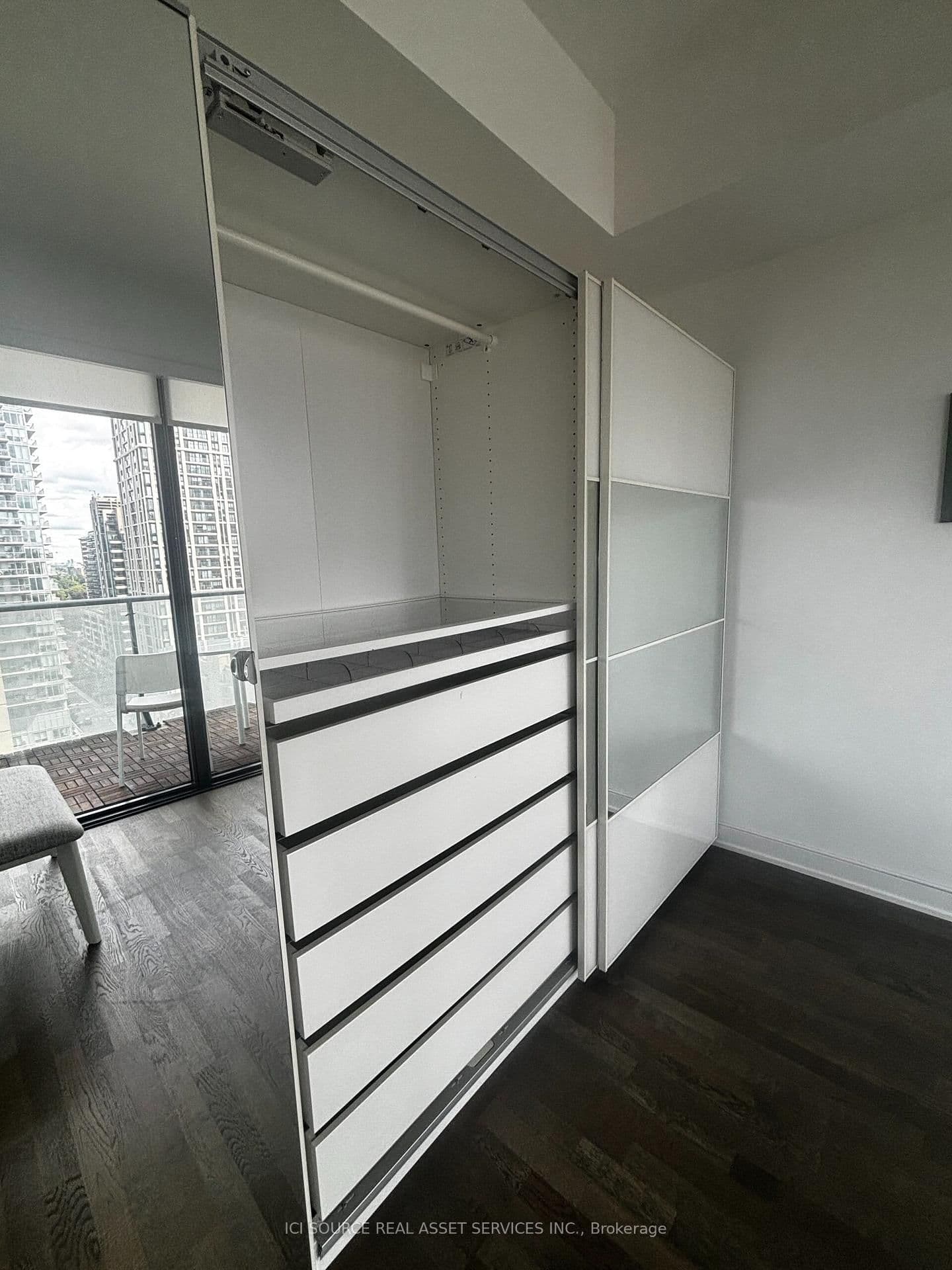185 Roehampton Avenue, Unit 1304 thumbnail 6