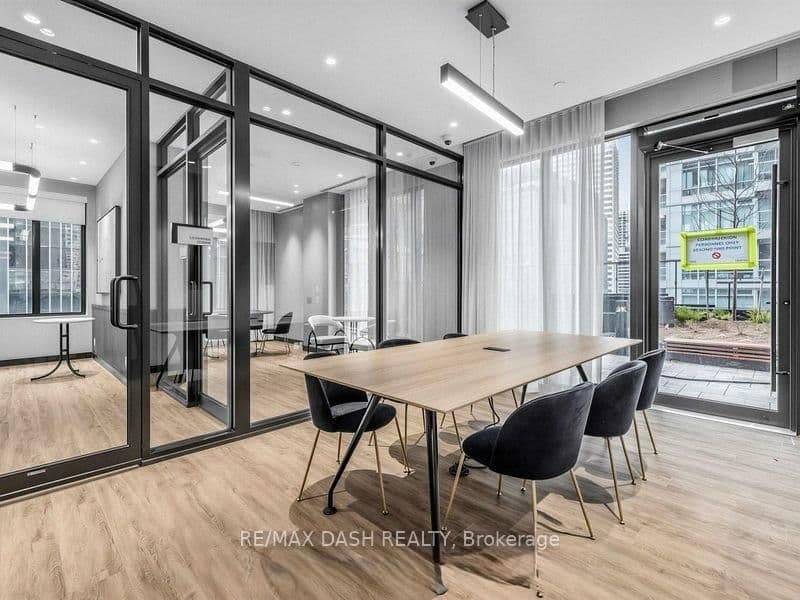 20 Soudan Avenue, Unit 3702 thumbnail 15