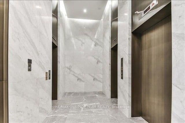 200 Bloor Street W, Unit 2902 thumbnail 3