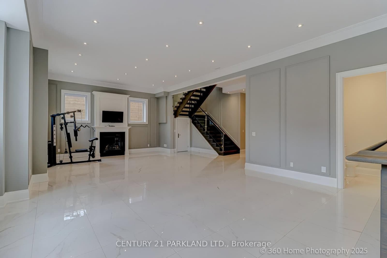 311 Churchill Avenue thumbnail 36