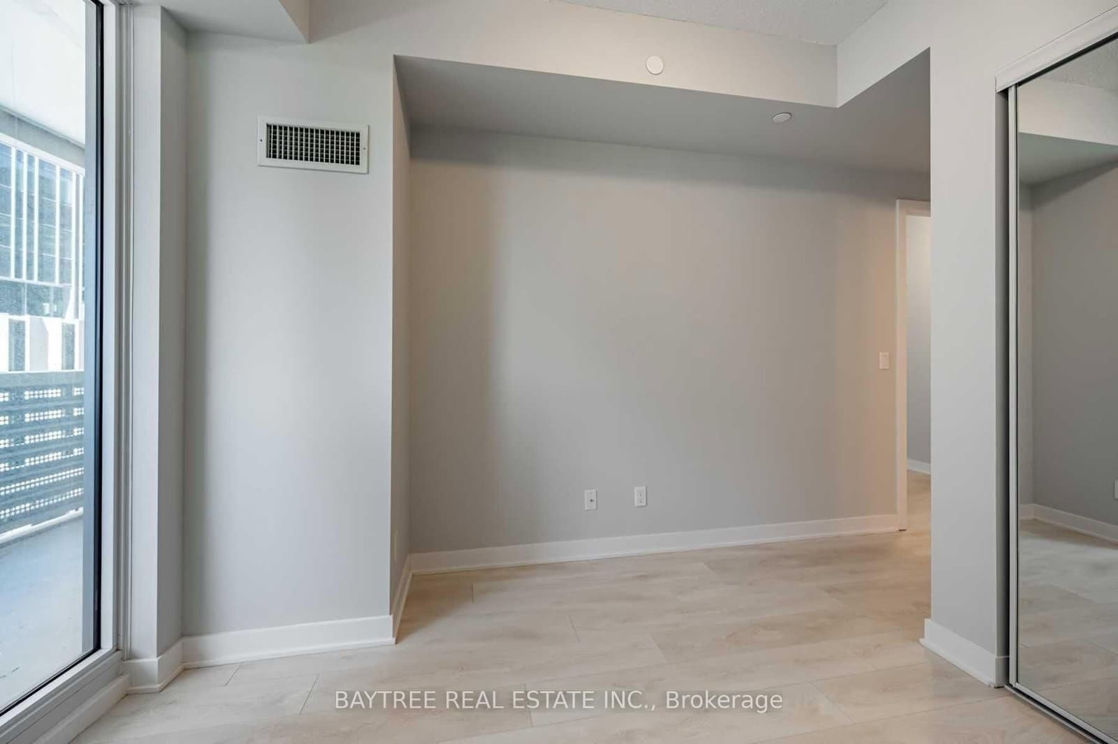 2221 Yonge Street, Unit 310 thumbnail 9