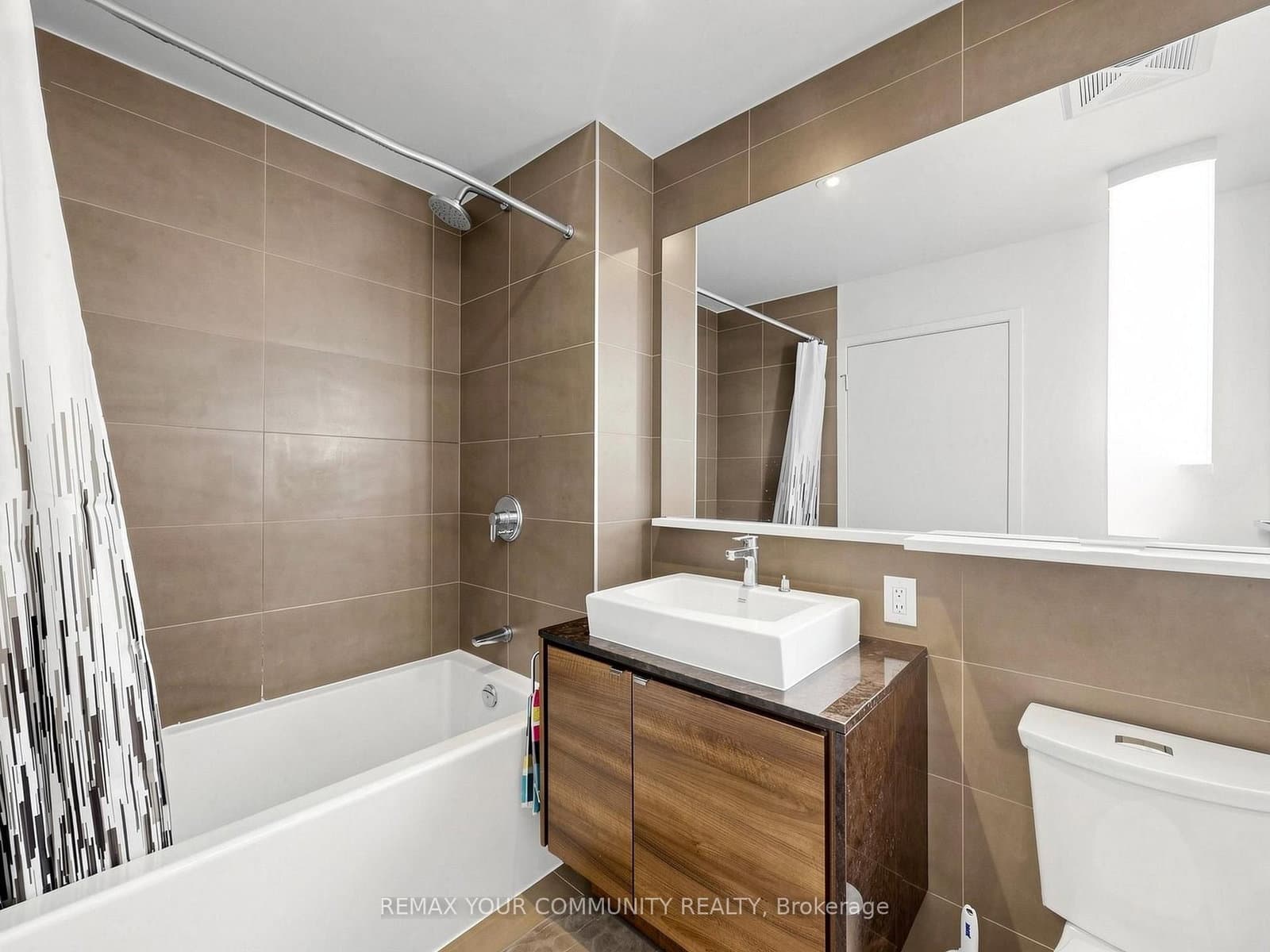 121 Mcmahon Drive, Unit 3302 thumbnail 13