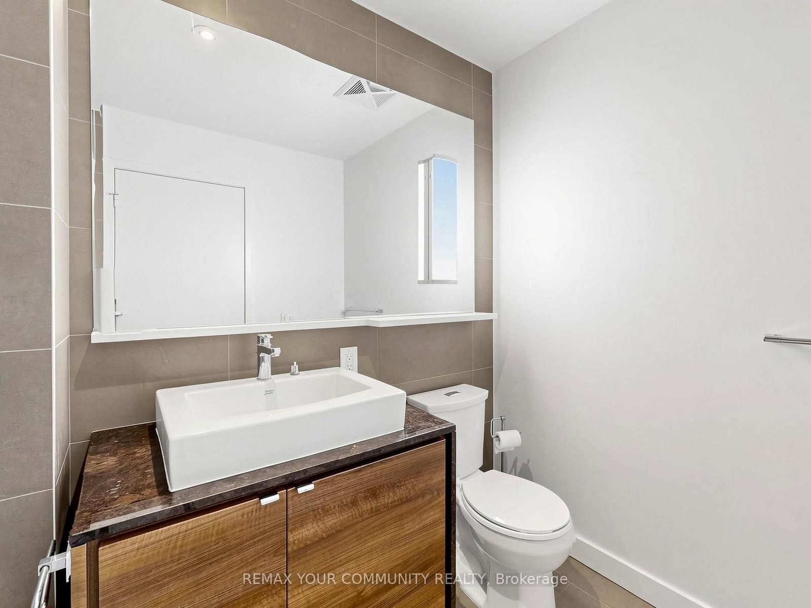 121 Mcmahon Drive, Unit 3302 thumbnail 14