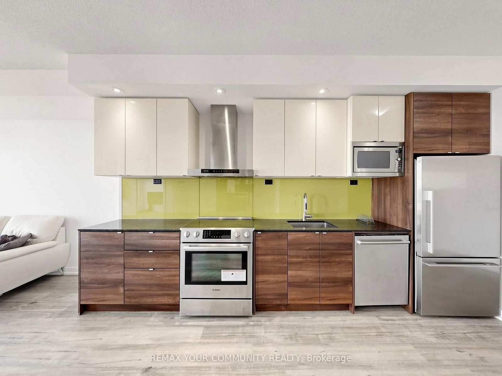 121 Mcmahon Drive, Unit 3302 thumbnail 16