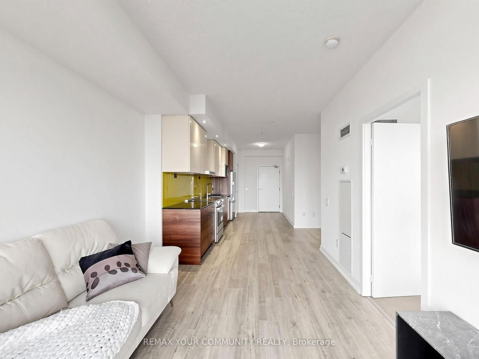 121 Mcmahon Drive, Unit 3302 thumbnail 20