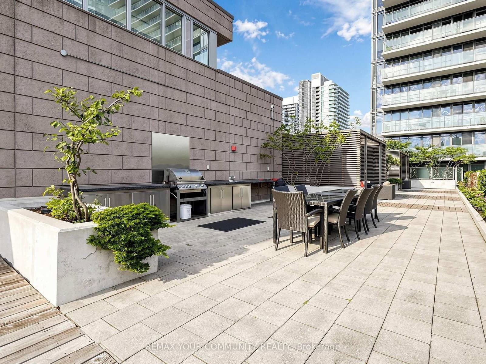 121 Mcmahon Drive, Unit 3302 thumbnail 33