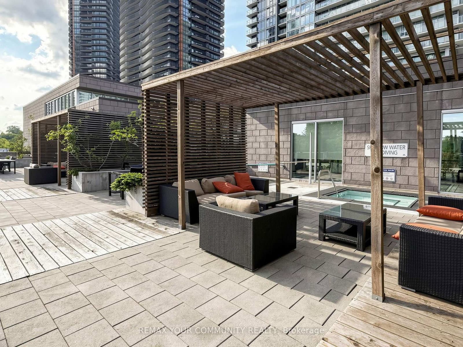 121 Mcmahon Drive, Unit 3302 thumbnail 40