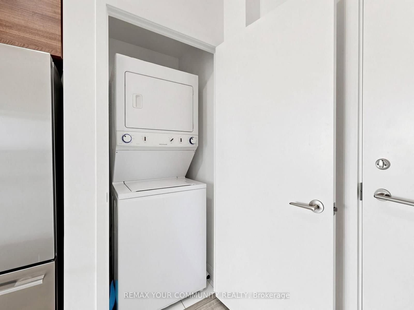 121 Mcmahon Drive, Unit 3302 thumbnail 6