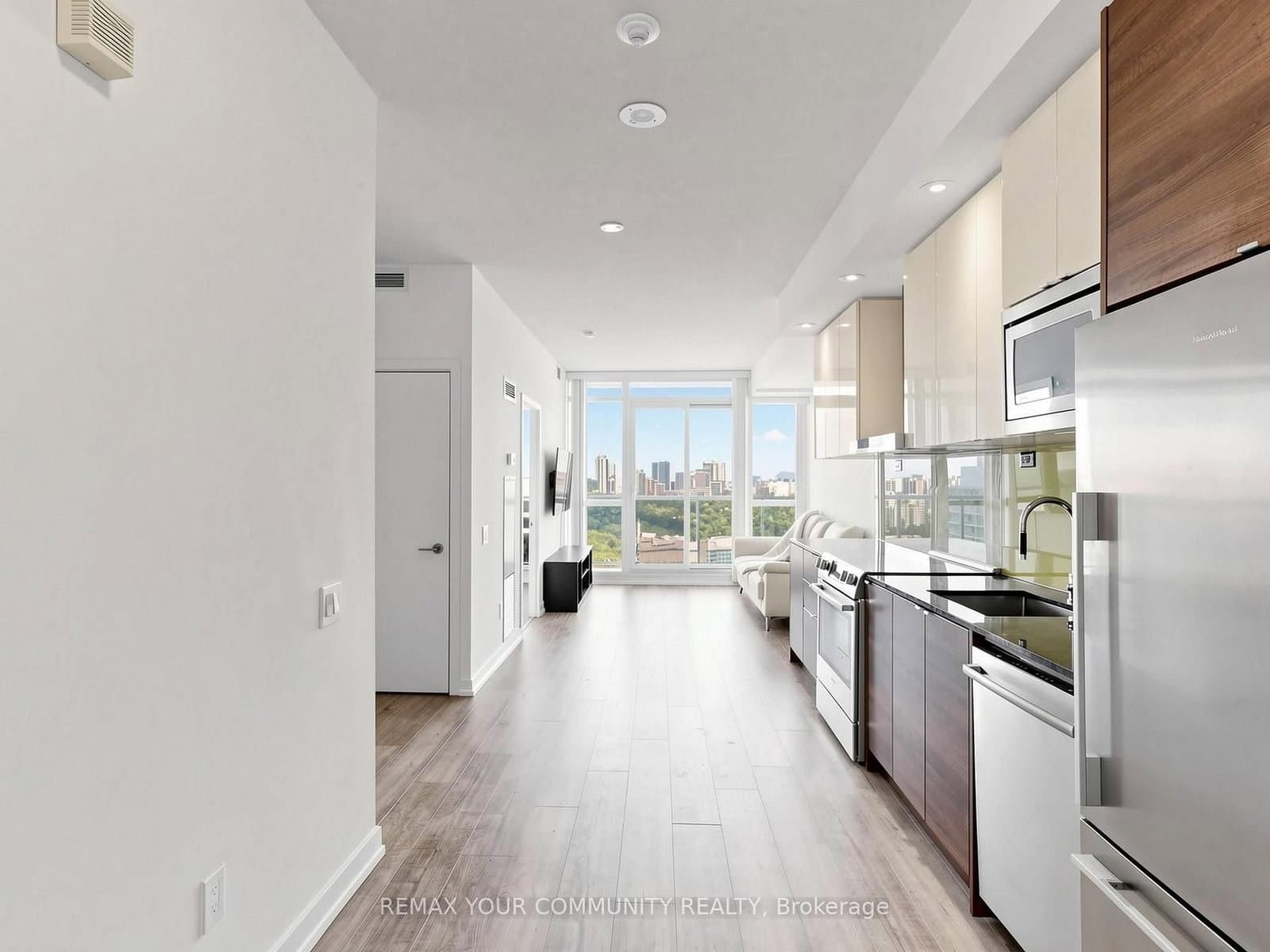 121 Mcmahon Drive, Unit 3302 thumbnail 7