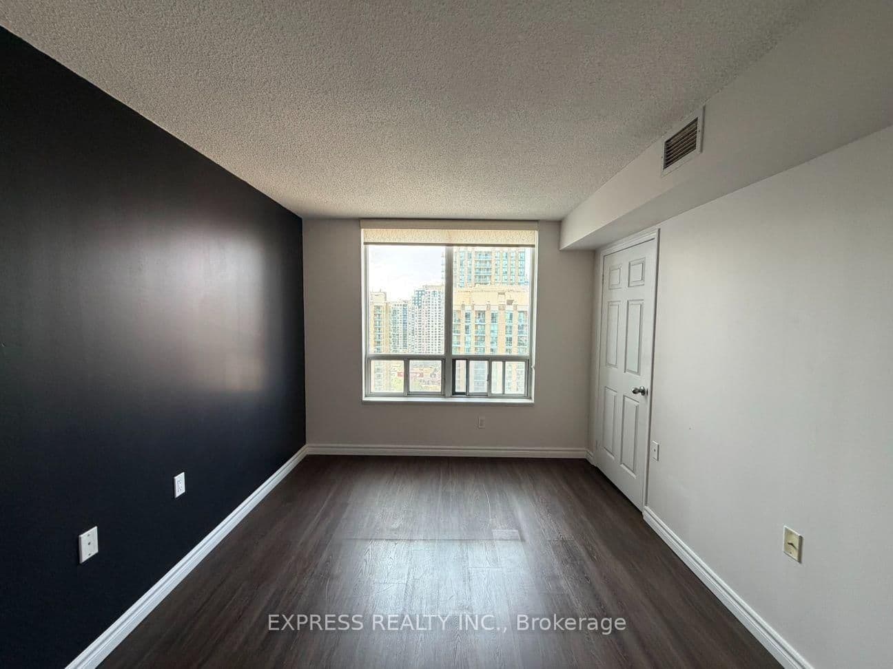 35 Finch Avenue E, Unit 2211 thumbnail 2