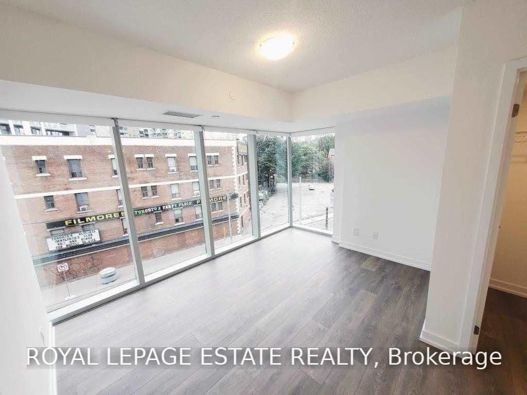 219 Dundas Street E, Unit 303 thumbnail 6