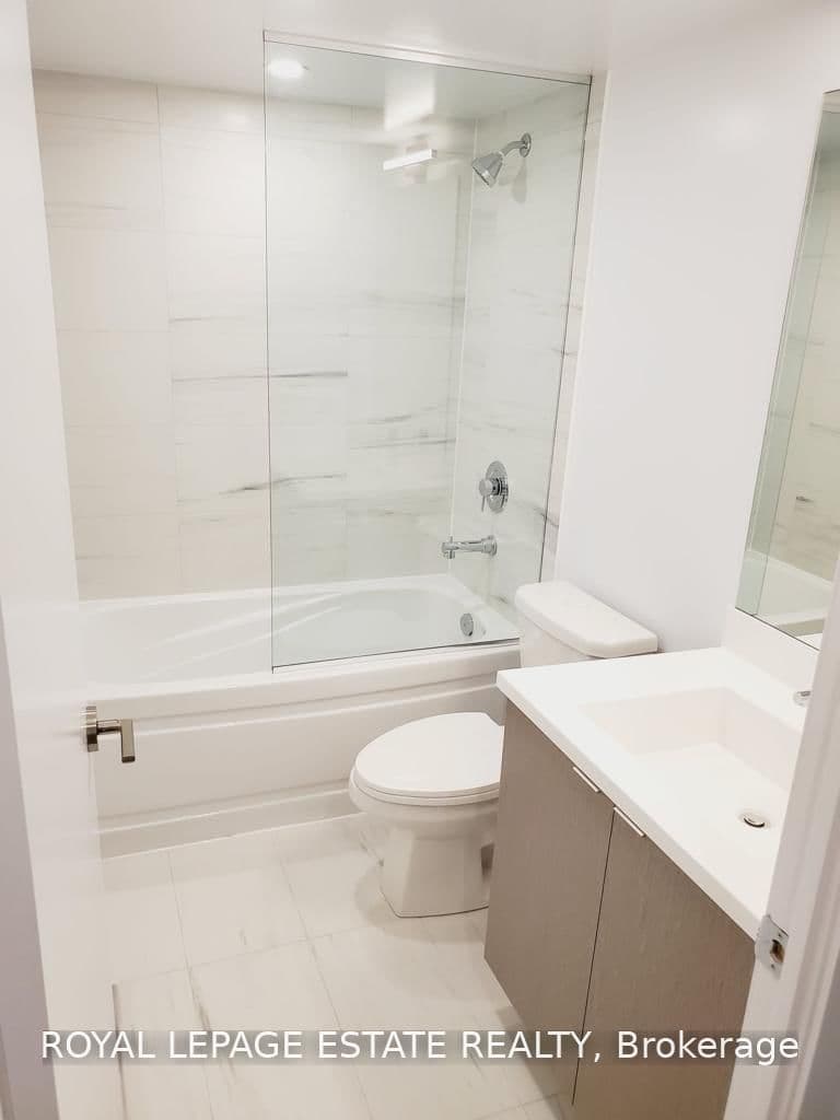219 Dundas Street E, Unit 303 thumbnail 8