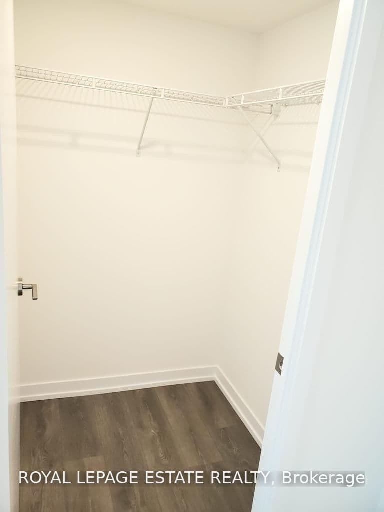 219 Dundas Street E, Unit 303 thumbnail 9