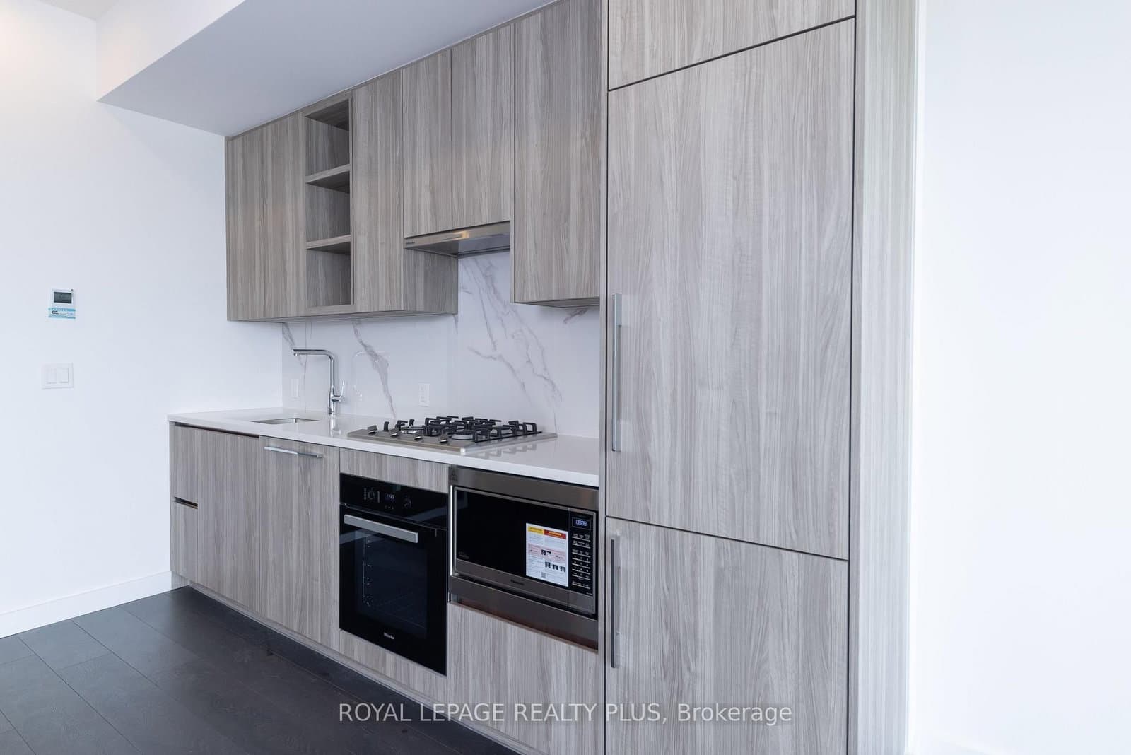 68 Esther Shiner Boulevard, Unit 662 thumbnail 11