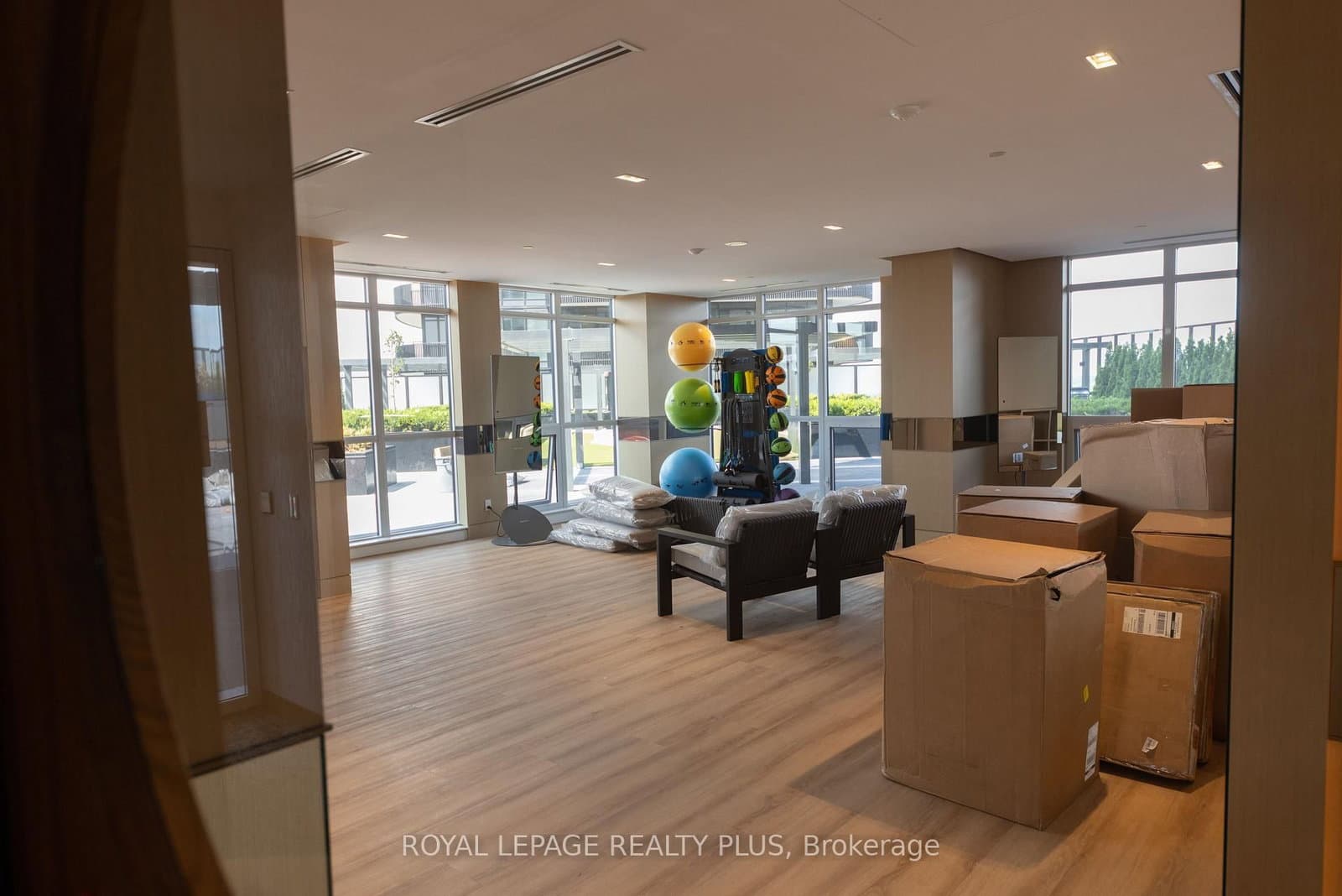 68 Esther Shiner Boulevard, Unit 662 thumbnail 32