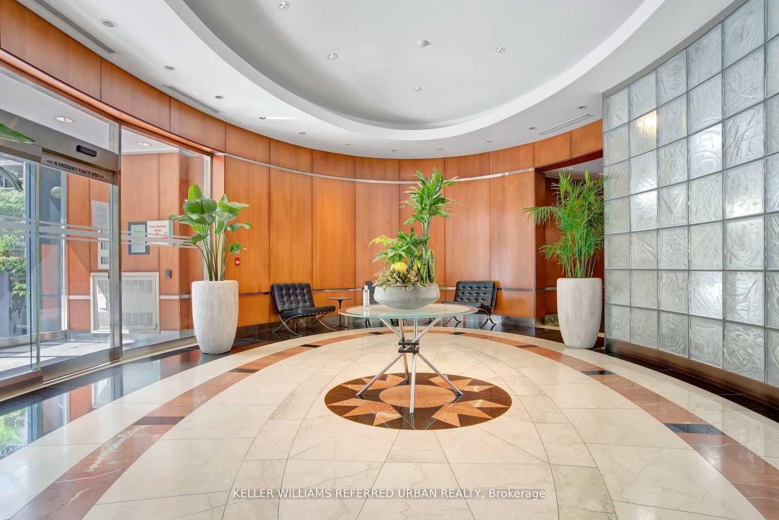 1121 Bay Street, Unit 1504 thumbnail 3