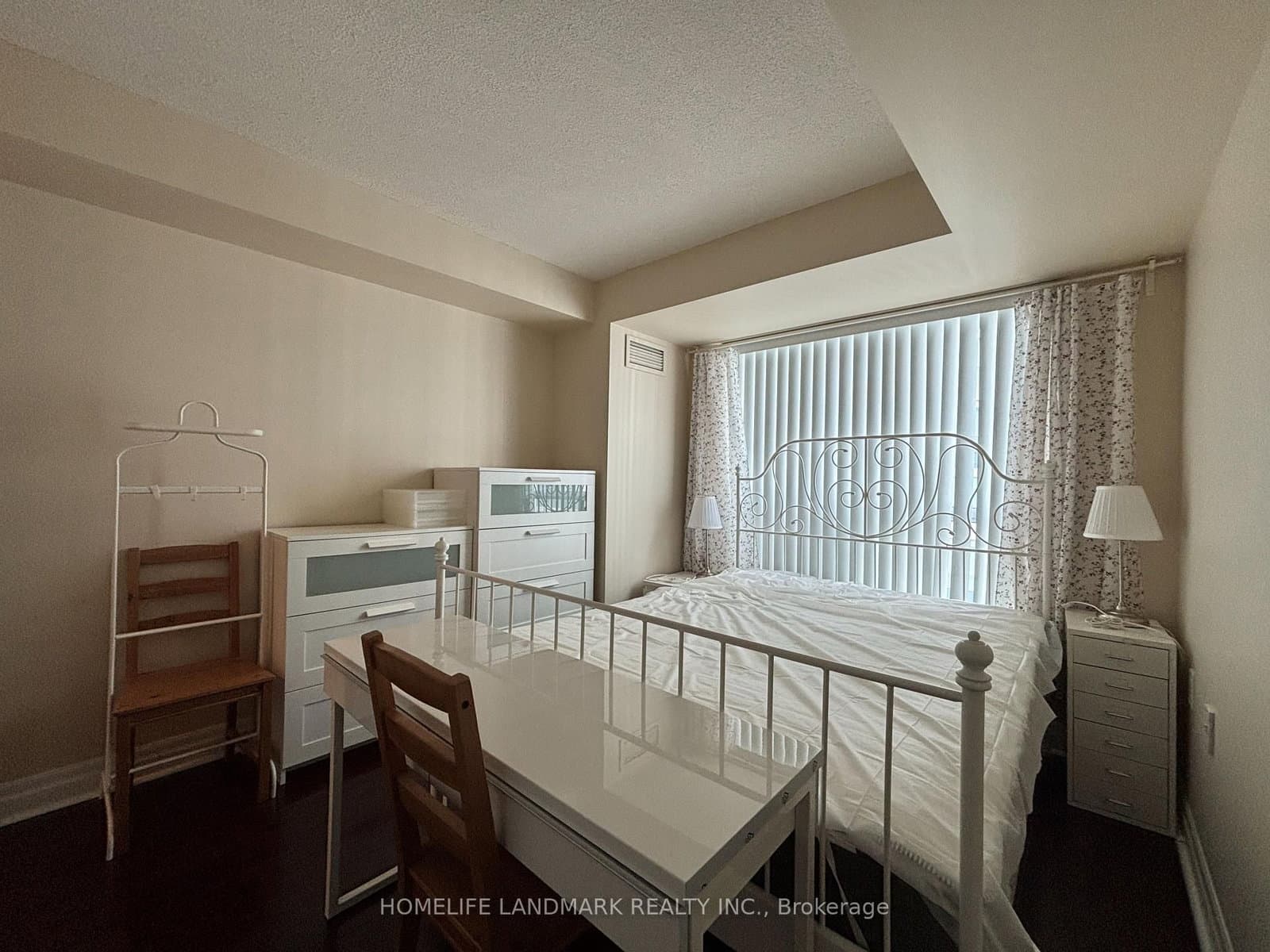 21 Hillcrest Avenue, Unit 902 thumbnail 20