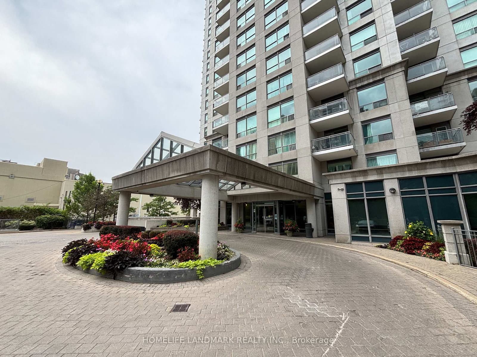 21 Hillcrest Avenue, Unit 902 thumbnail 3