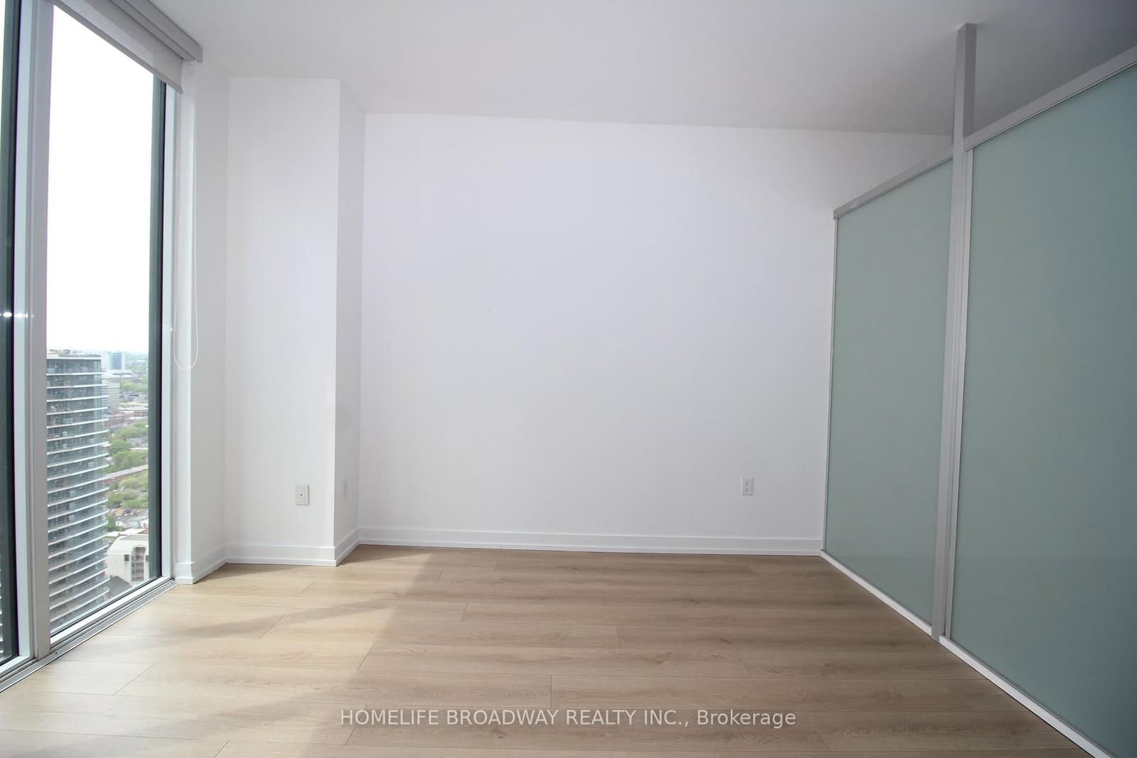 426 University Avenue, Unit 3701 thumbnail 12
