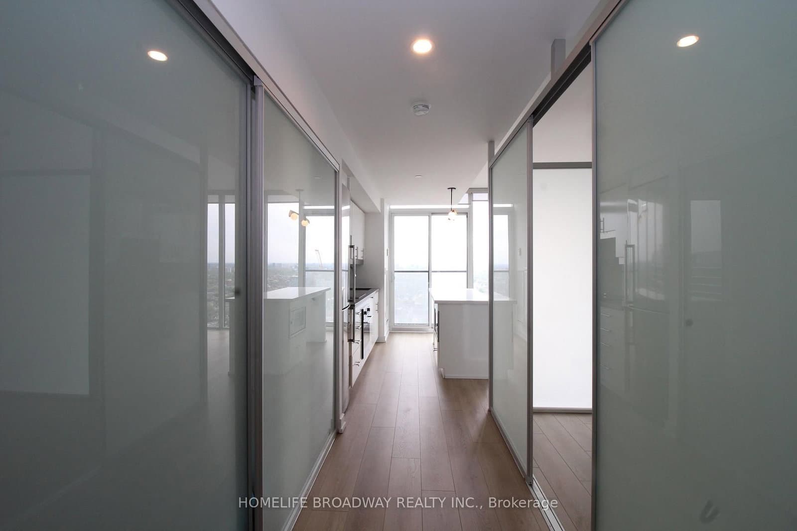 426 University Avenue, Unit 3701 thumbnail 4