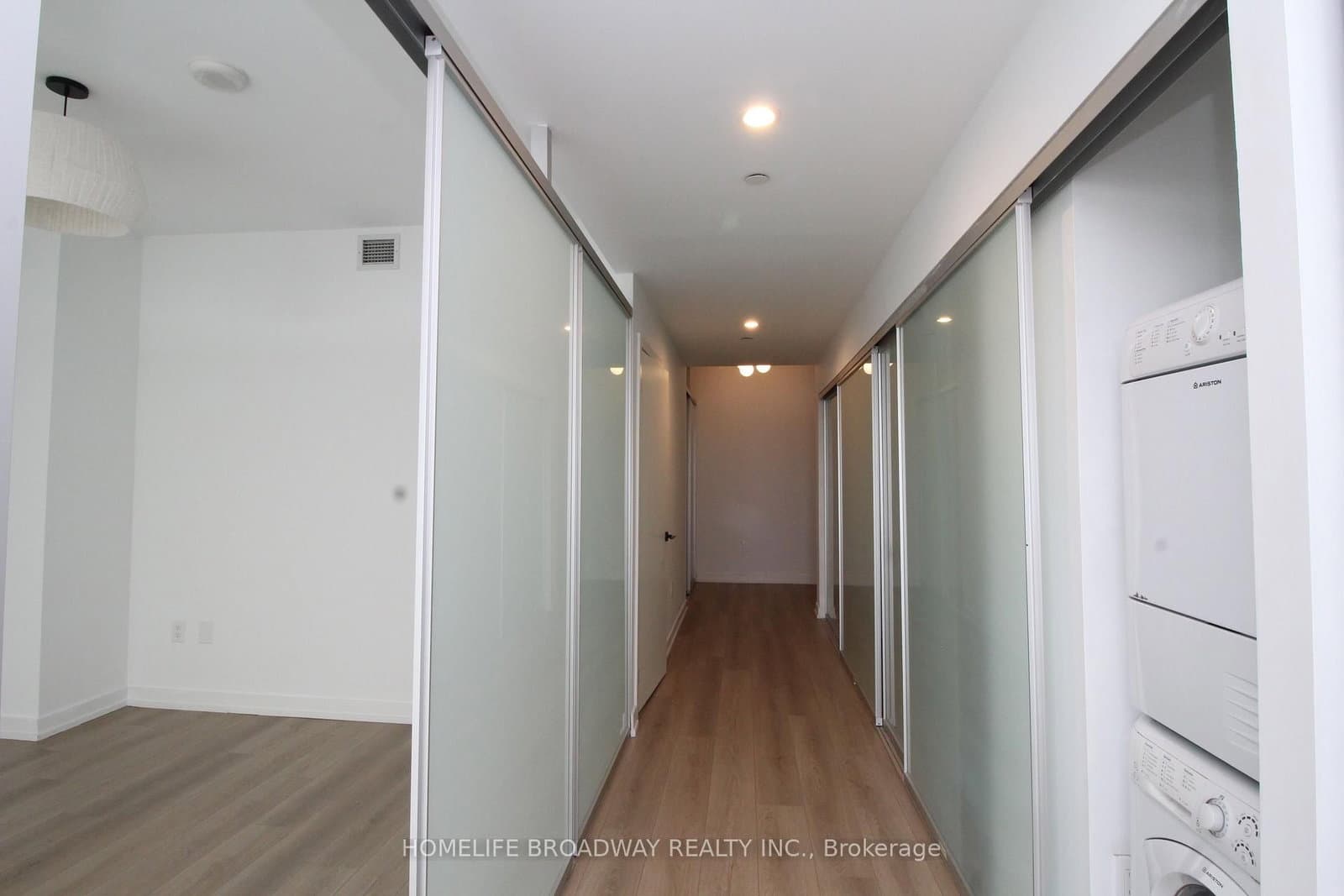 426 University Avenue, Unit 3701 thumbnail 9