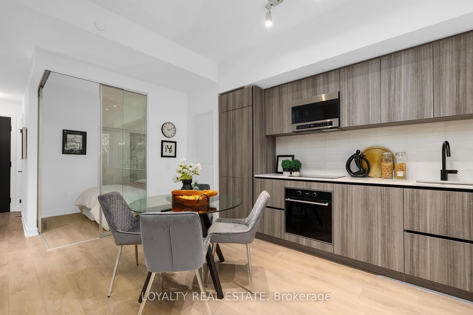 117 Broadway Avenue, Unit 211 thumbnail 24