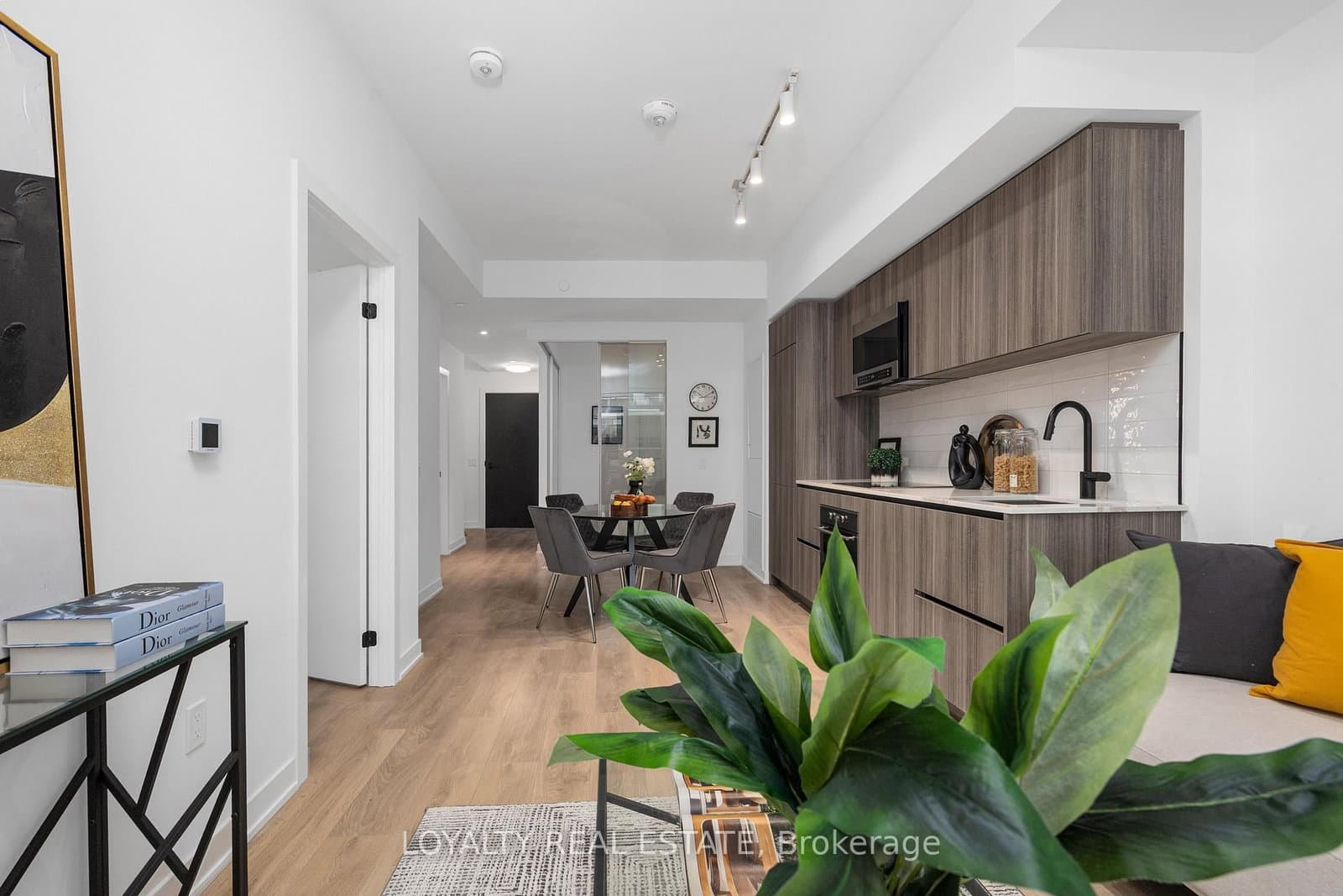 117 Broadway Avenue, Unit 211 thumbnail 30