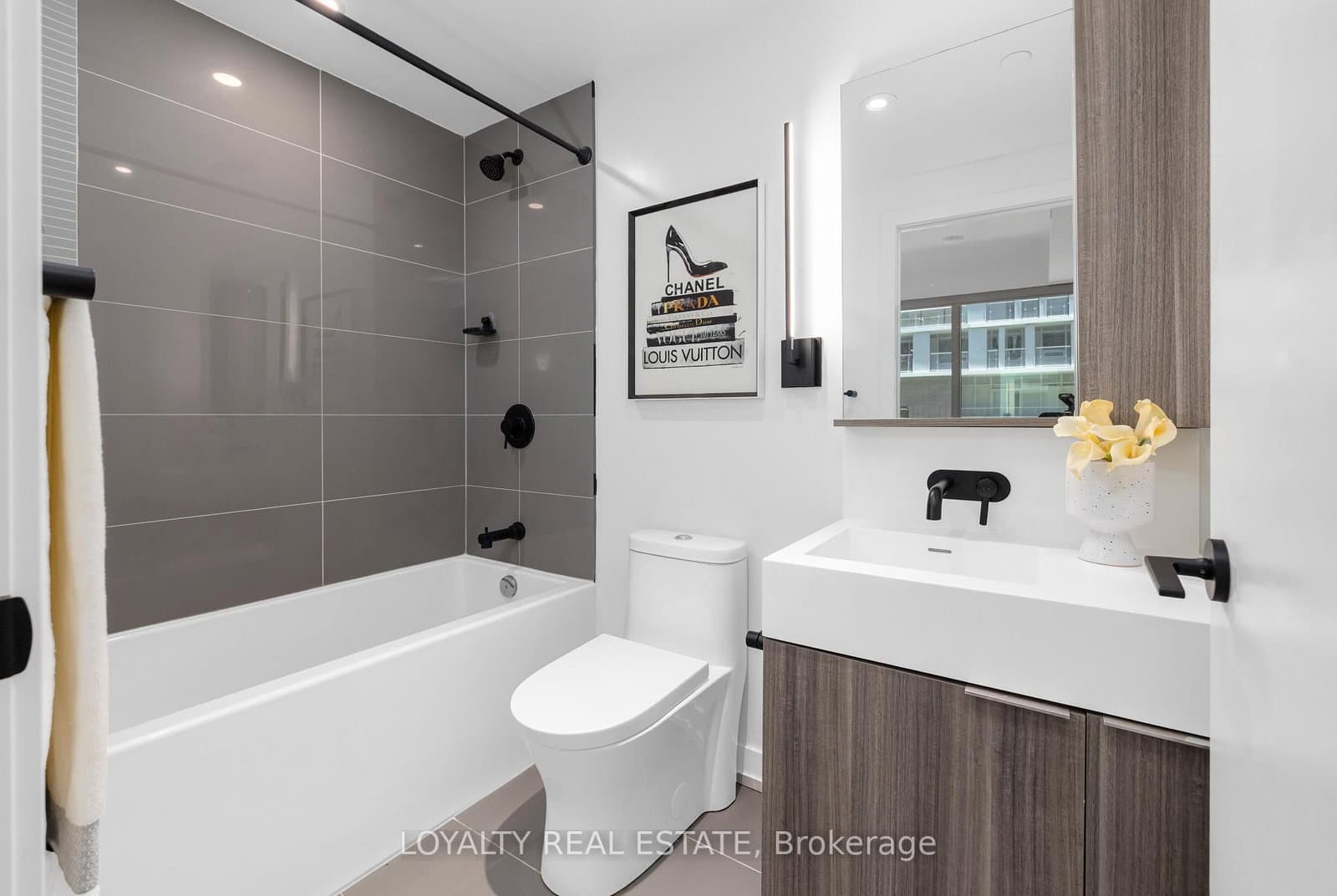 117 Broadway Avenue, Unit 211 thumbnail 36