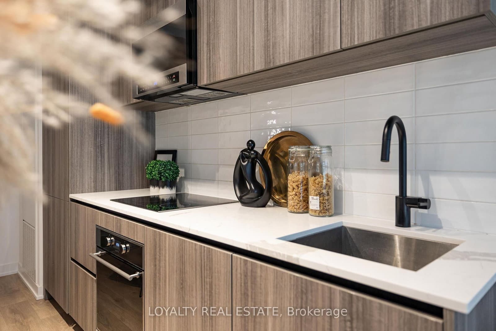 117 Broadway Avenue, Unit 211 thumbnail 45