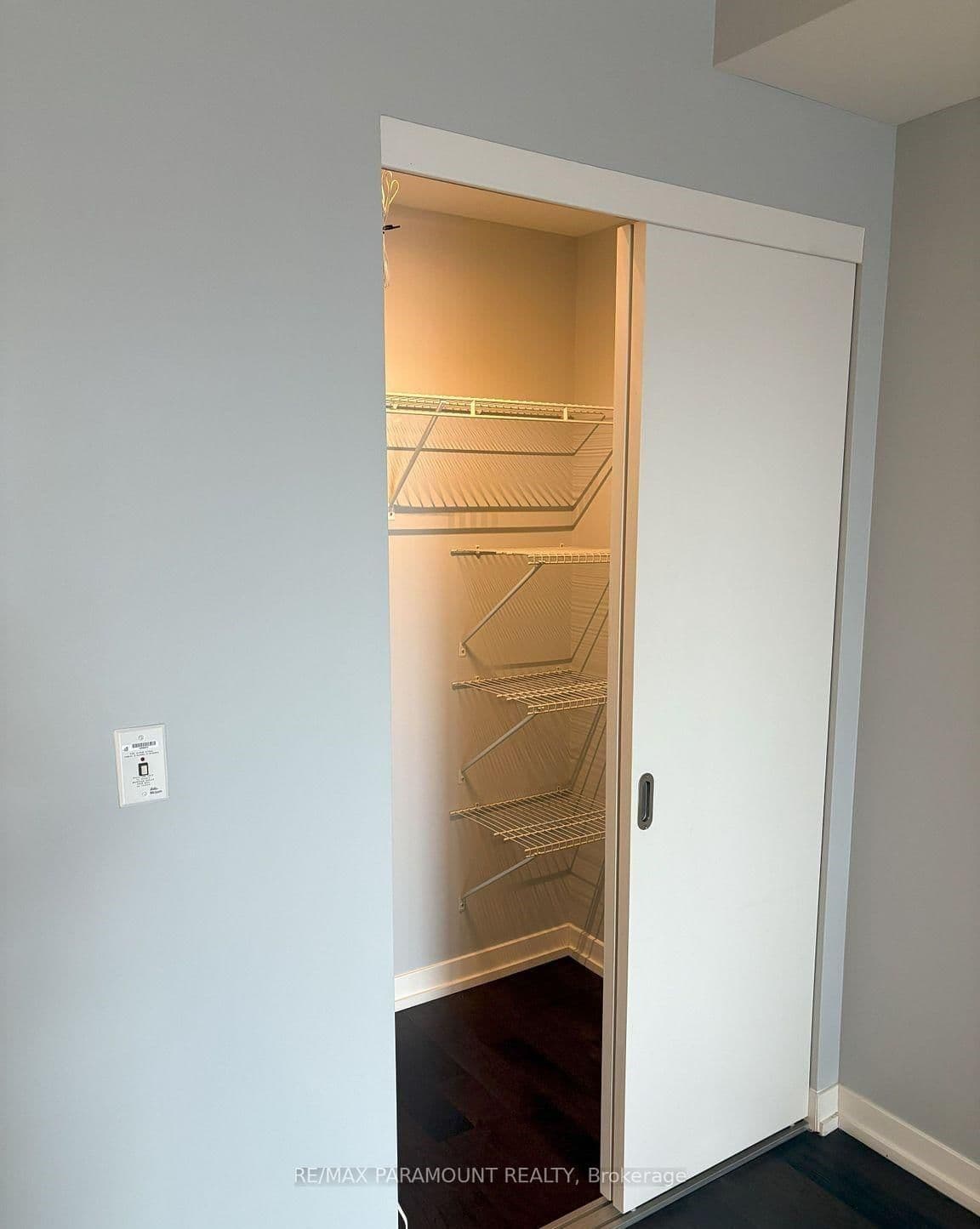 21 Widmer Street, Unit 1103 thumbnail 14
