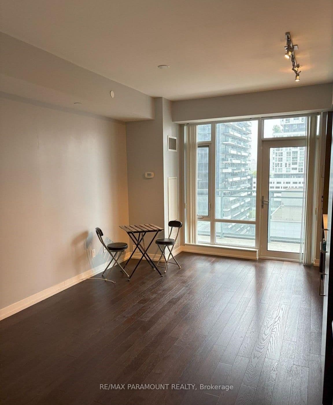 21 Widmer Street, Unit 1103 thumbnail 15