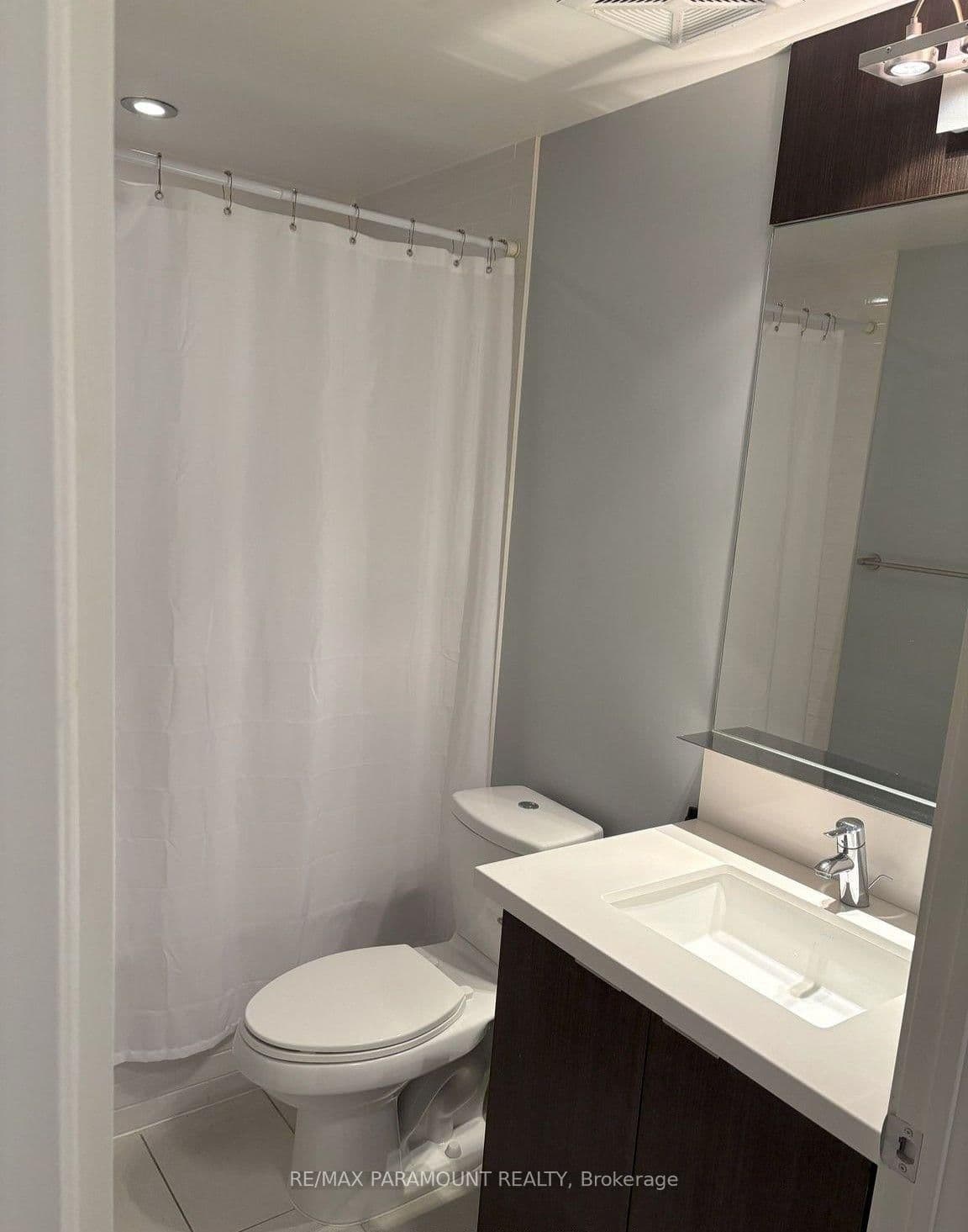21 Widmer Street, Unit 1103 thumbnail 17