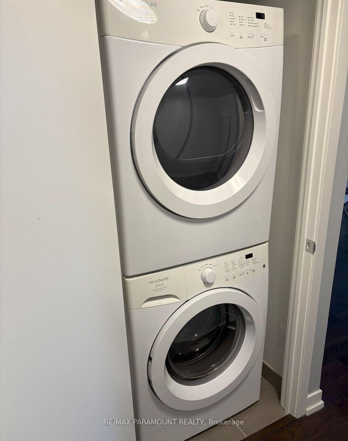 21 Widmer Street, Unit 1103 thumbnail 19