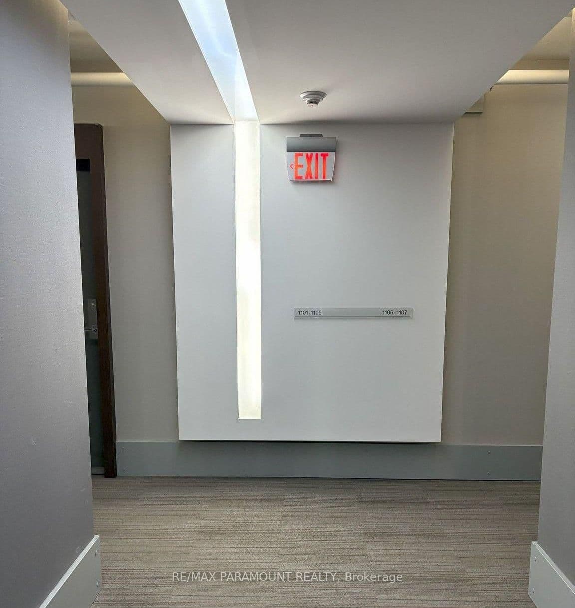 21 Widmer Street, Unit 1103 thumbnail 4
