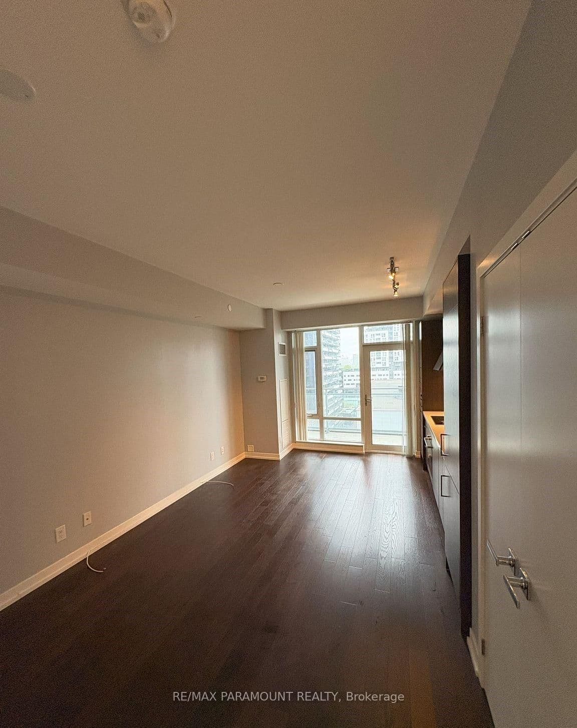 21 Widmer Street, Unit 1103 thumbnail 7