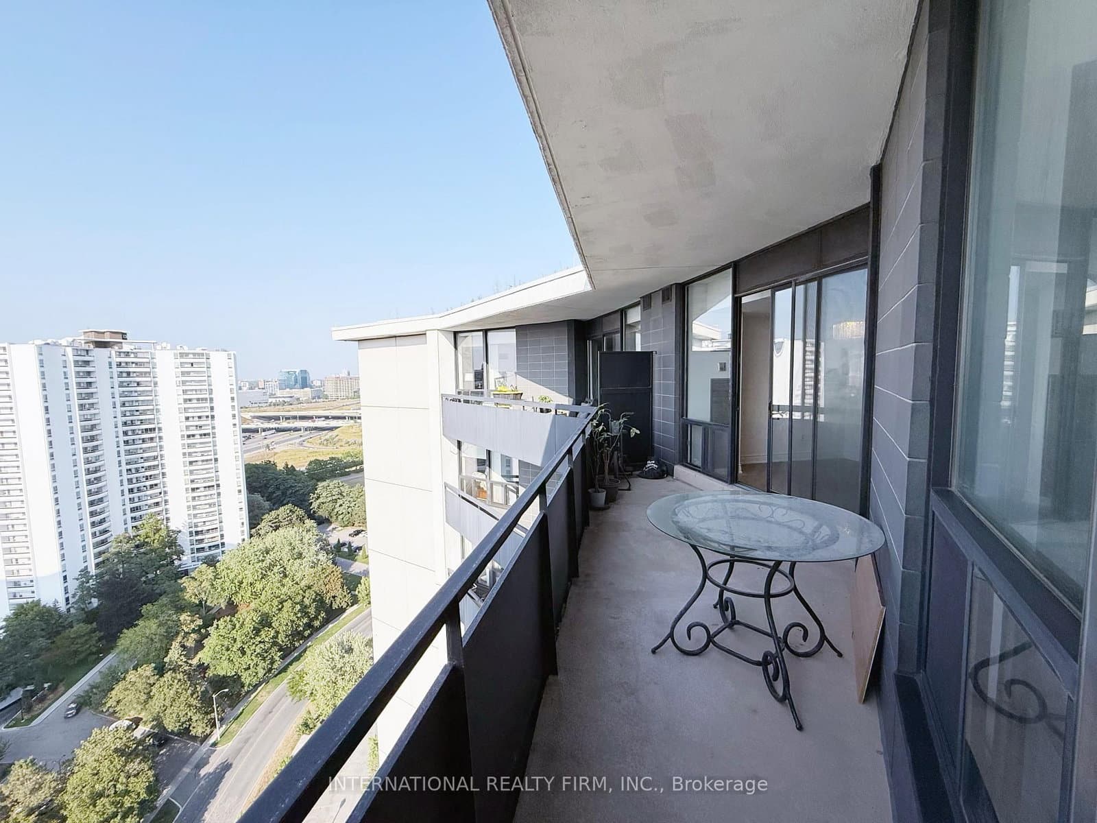 75 Graydon Hall Drive, Unit PH03 thumbnail 14