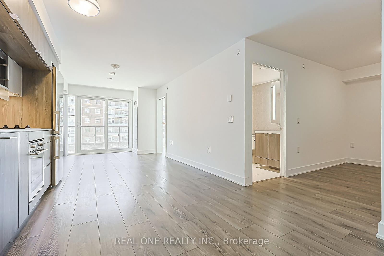 585 Bloor Street E, Unit 821 thumbnail 16