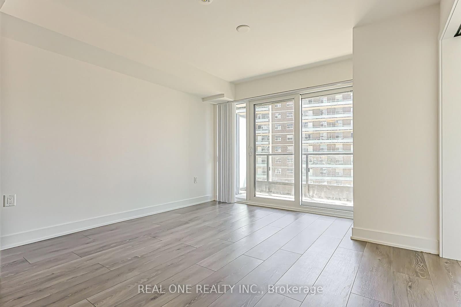 585 Bloor Street E, Unit 821 thumbnail 17