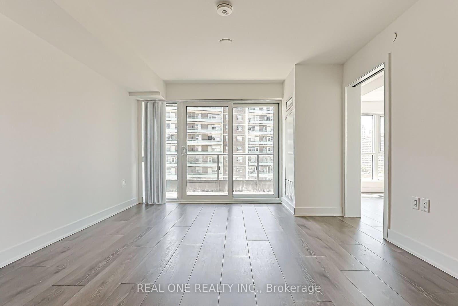 585 Bloor Street E, Unit 821 thumbnail 18