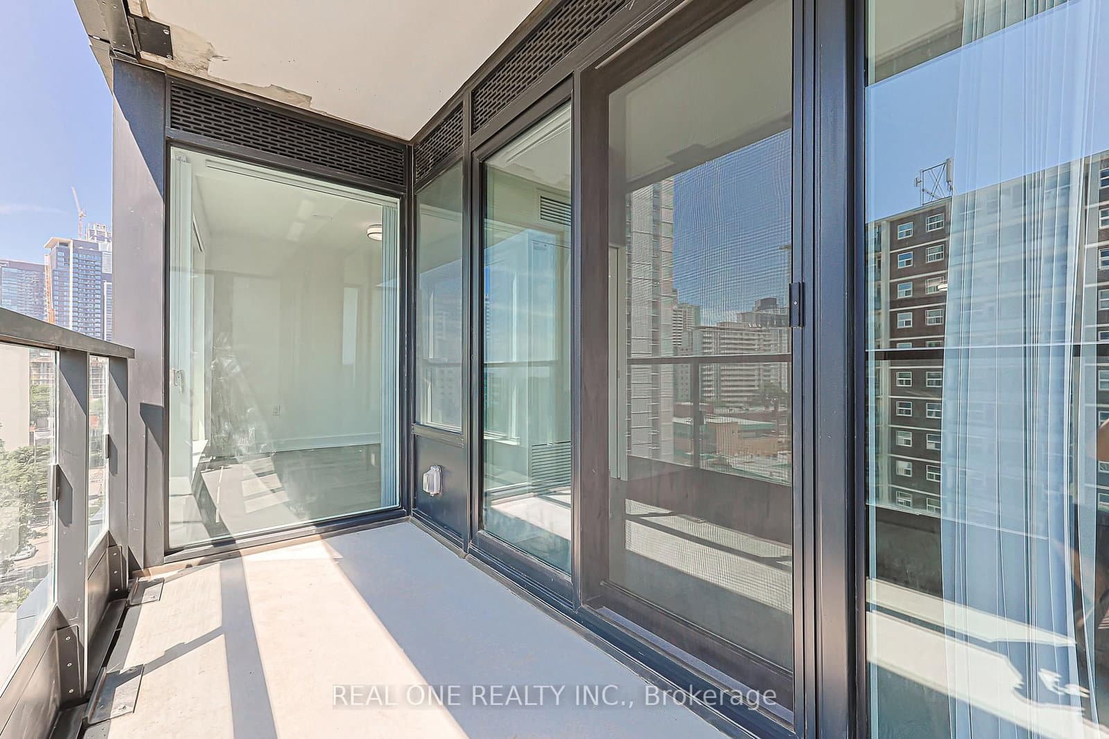 585 Bloor Street E, Unit 821 thumbnail 19